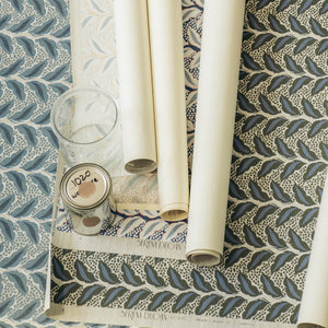 Cassis Alligator Grasscloth Wallpaper