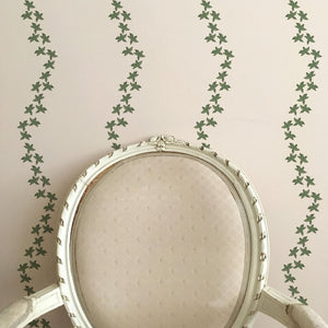 Guirlande Green Wallpaper